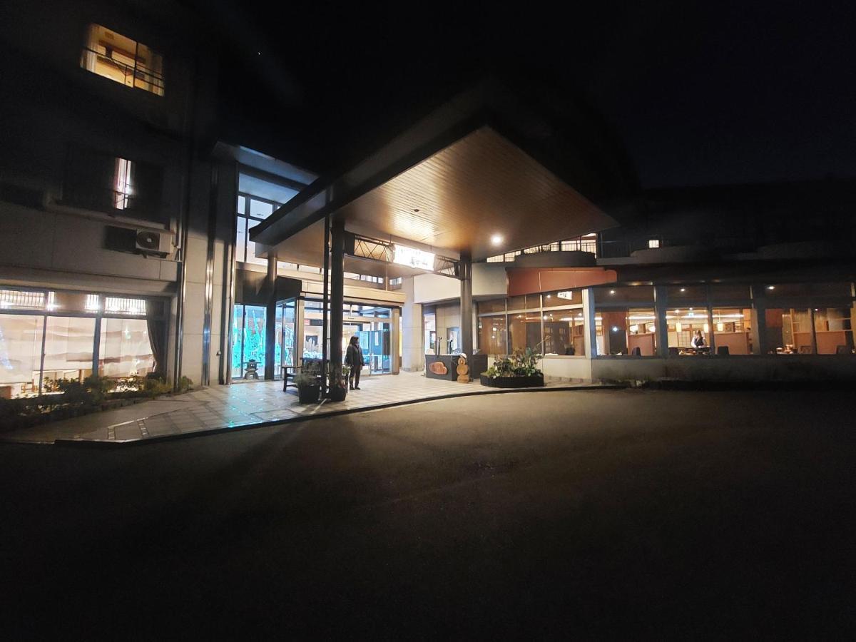 ホテル いこいの村ヘリテイジ美の山 皆野町 エクステリア 写真
